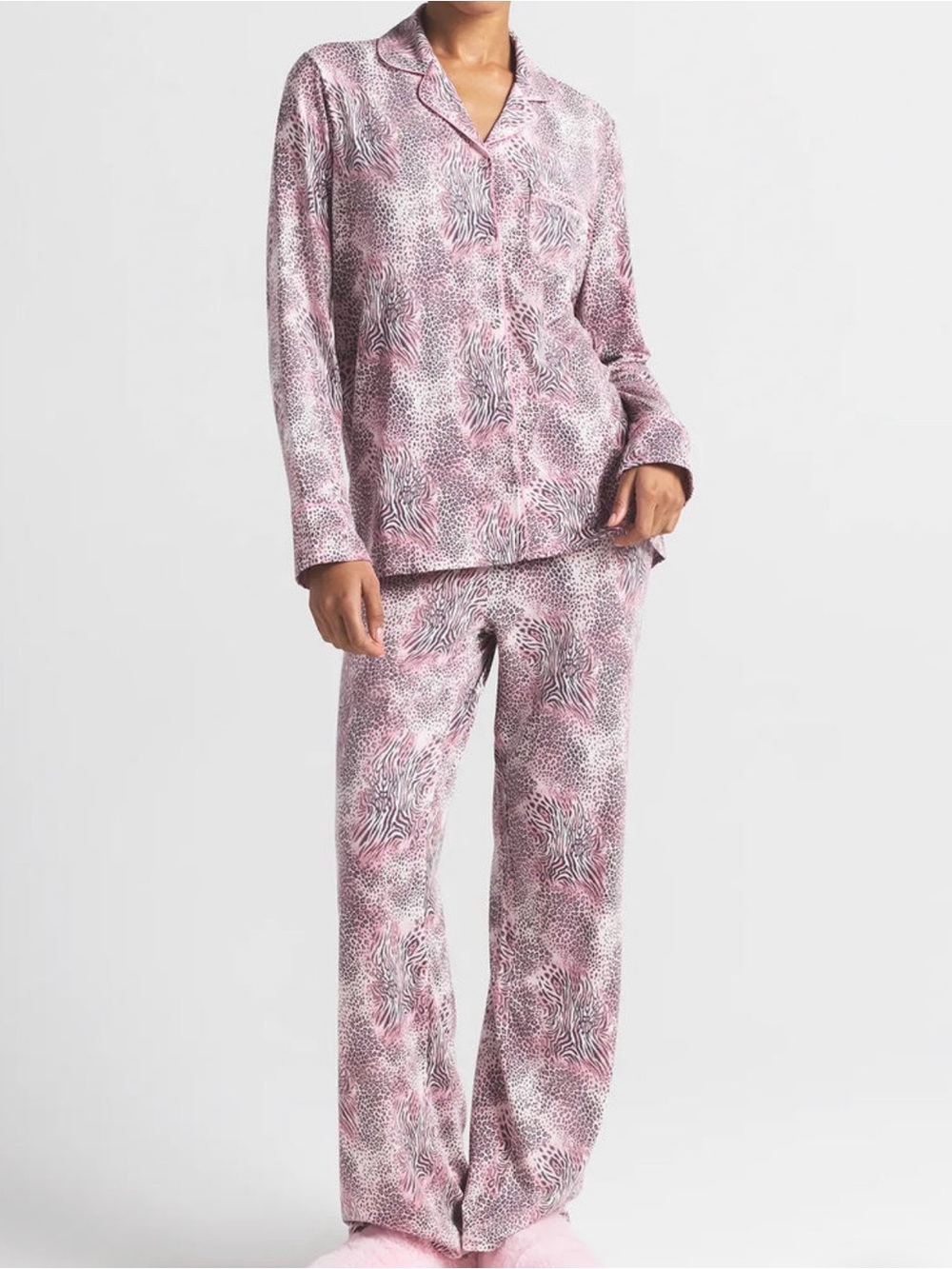 SKIMS Pijamas - Picture 3 of 3